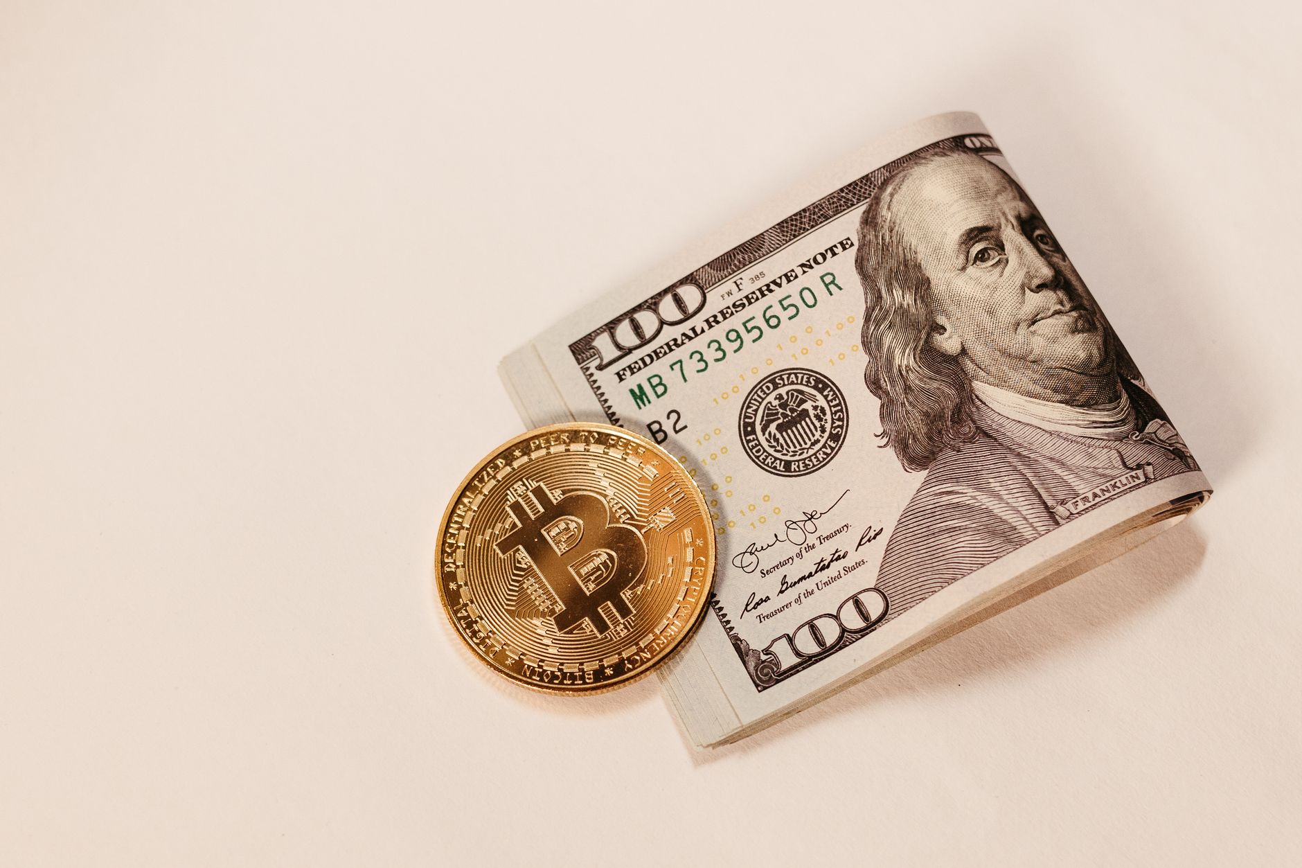 Bitcoin vs Gold: 2026 Inflation Hedge Showdown