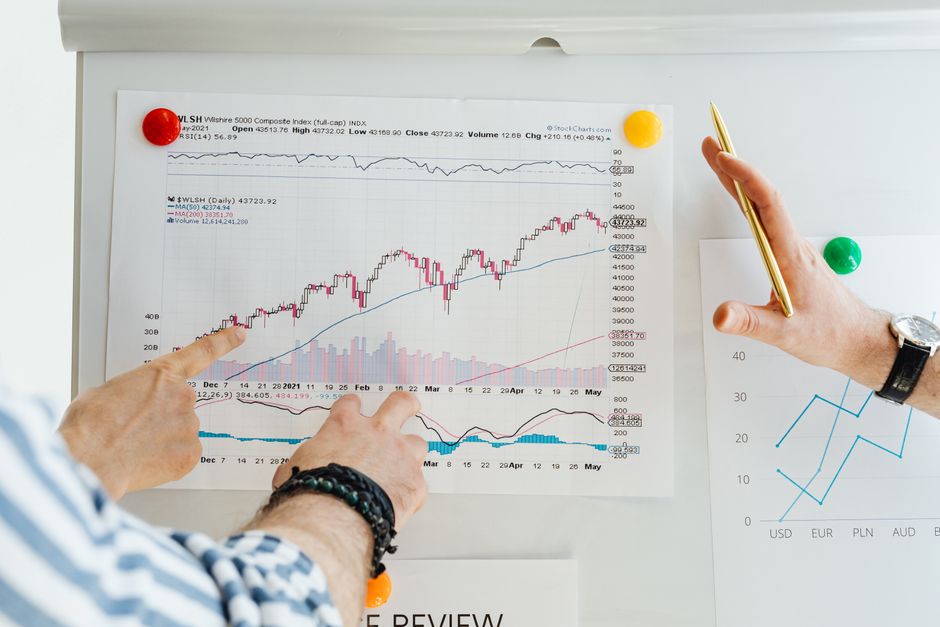 Fixed Index vs. Variable Annuities: 2026 Retiree Guide