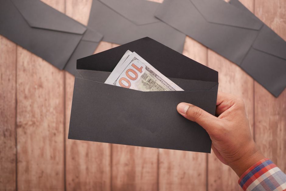 How to Invest a 2026 Work Bonus: Tax-Smart Order
