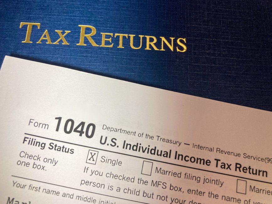 Qualified Widow(er) Tax Status in 2026: 2-Year Window