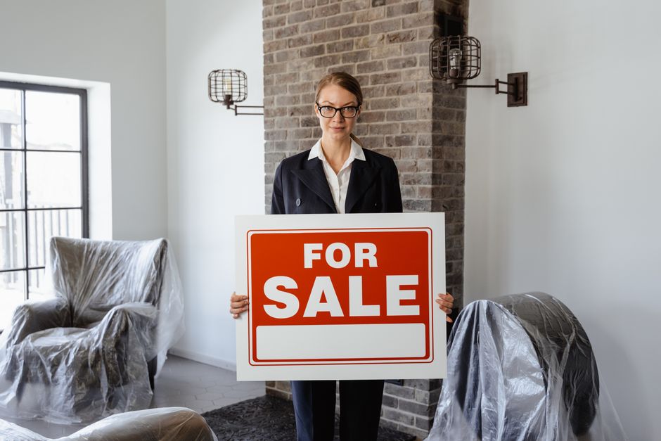 RSUs in 2026: Sell to Cover, Hold, or Diversify?