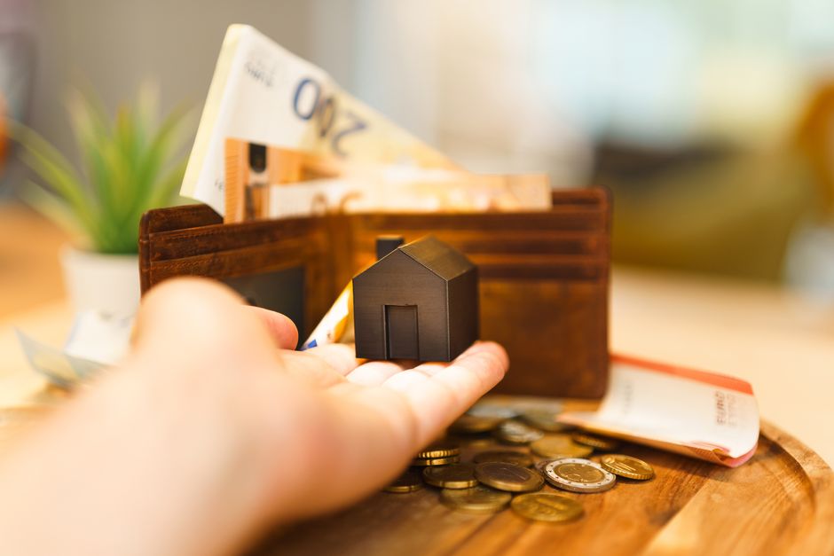 Pay Extra on Your Mortgage or Invest? 2026 Breakeven Guide
