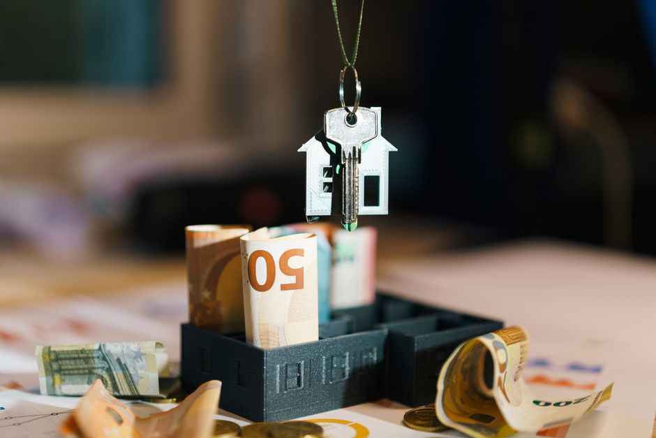 Pay Off Your Mortgage or Invest in 2026?